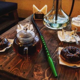 Some hookah cafés offer a food and drinks too