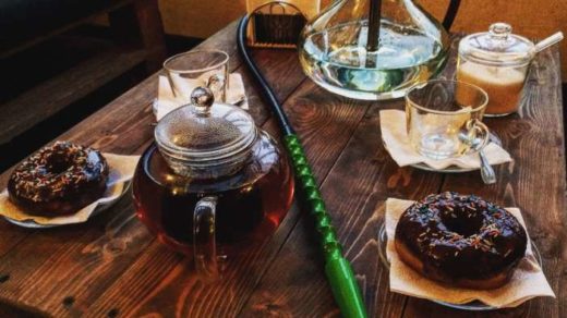 Some hookah cafés offer a food and drinks too