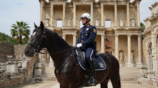 Image of a horsed policeman in front of Ephesus Celsus Library